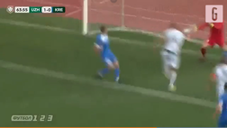 Video – Giocatore festeggia gol avversario: accusato di aver truccato la partita