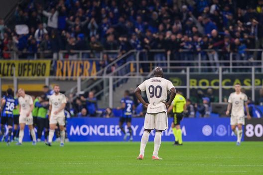 Lukaku, i saluti pre-match: “Lautaro si sottrae all’abbraccio, Barella e Dimarco hanno…”- immagine 2