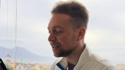 Uno spagnolo innamorato di Napoli: scatenato sulle note di un famoso coro