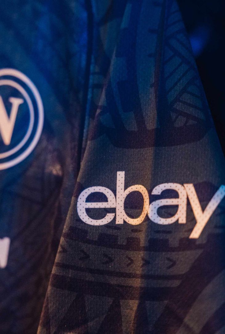 GALLERY Il Napoli presenta la terza maglia, Osimhen posa con il nuovo kit: gli scatti - immagine 5