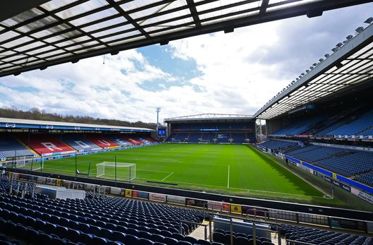 Tifosi del Bradford rischiano di perdersi la partita contro il Blackburn a causa… di una mucca- immagine 3