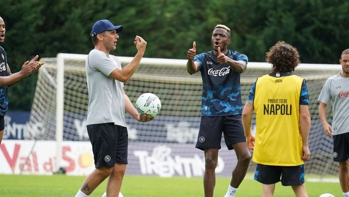 Cessione Osimhen a rilento, tanti dubbi in vista dell’esordio del Napoli: la posizione di Conte osimhen conte