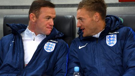LJUBLJANA, SLOVENIA - OCTOBER 11: Wayne Rooney of England speaks with team-mate Jamie Vardy on the bench before the FIFA 2018 World Cup Qualifier Group F match between Slovenia and England at Stadion Stozice on October 11, 2016 in Ljubljana, Slovenia. (Photo by Laurence Griffiths/Getty Images)
