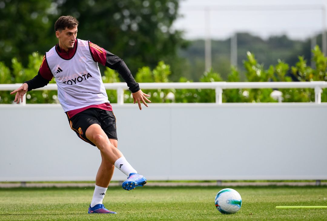 Roma, il primo allenamento al St. George’s Park – FOTO GALLERY - immagine 18