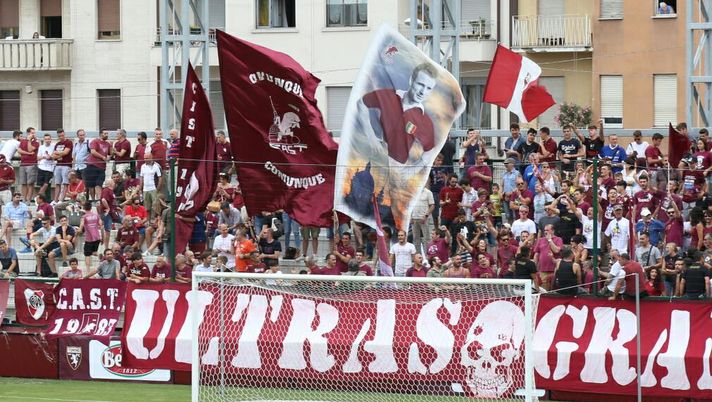 Liverpool-Torino, 200 tifosi granata bloccati a Malpensa: a rischio la gara di Anfield - immagine 1