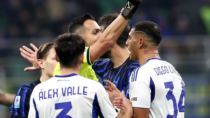 Cds – Inter-Como, moviola: disciplinare da rivedere, Di Bello a metà. E su Diego Carlos… Cds – Inter-Como, moviola: disciplinare da rivedere, Di Bello a metà. E su Diego Carlos… - immagine 1