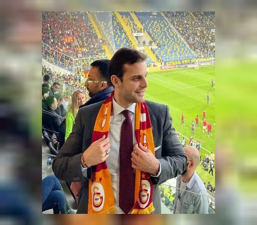 L’attrice turca con milioni di followers: il suo nuovo amore “scoperto” al derby di Istanbul…- immagine 2