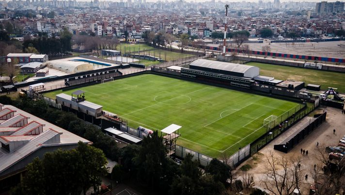 BUENOS AIRES, ARGENTINA - JUNE 13: Aerial view of Estadio Guillermo Laza prior to a match between Deportivo Riestra and River Plate as part of Liga Profesional 2024 at Estadio Guillermo Laza on June 13, 2024 in Buenos Aires, Argentina. (Photo by Marcelo Endelli/Getty Images) Deportivo Riestra-Gimnasia La Plata, dove vederla in diretta tv e streaming LIVE - immagine 1