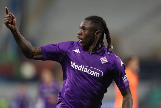 FLORENCE, ITALY - FEBRUARY 6: Moise Kean of ACF Fiorentina celebrates after scoring a goal during the Serie A match between Fiorentina and FC Internazionale at Stadio Artemio Franchi on February 6, 2025 in Florence, Italy. (Photo by Gabriele Maltinti/Getty Images) moise kean