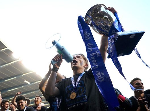 Bruxelles, Belgio - 4 maggio 2025: Romeo Vermant col trofeo della Croky Cup. (Foto di Alex Bierens de Haan/Getty Images) Mechelen-Club Bruges: chi ha vinto di più in Belgio ed in Europa?- immagine 3