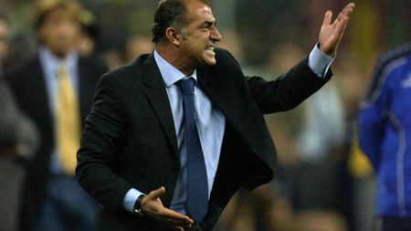 21 Oct 2001: AC Milan coach Fatih Terim during the Serie A match between Inter Milan and AC Milan, played at the Guiseppe Meazza Stadium, San Siro Milan . DIGITAL IMAGE Mandatory Credit: Grazia Neri/ALLSPORT
