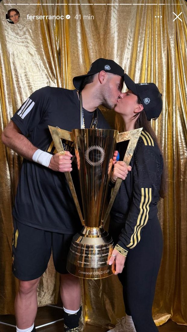 santiago-gimenez-bebote-finale-gold-cup-stati-uniti-messico-infortunio-mano-houston-texas