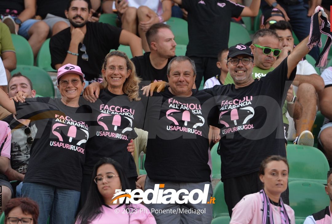 FOTOTIFO Palermo-Feralpisalò 3-0, gli scatti ai tifosi al “Renzo Barbera” (GALLERY) - immagine 41