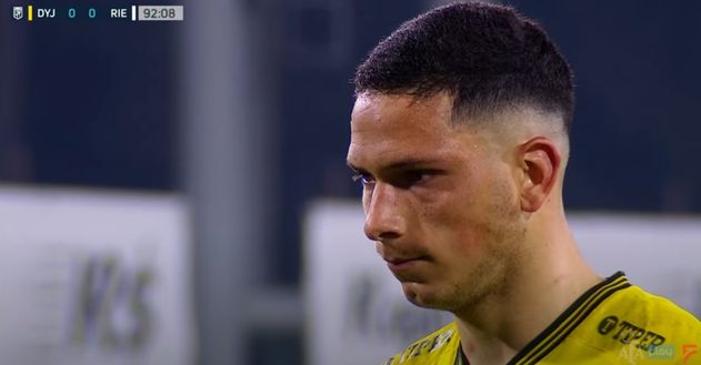 Abiel Osorio si appresta a battere il rigore vincente Abiel Osorio: da match-winner a espulso in pochi minuti- immagine 2