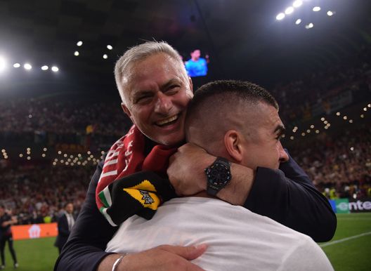 Getty Images Mou, dalla corsa sotto la Sud al raccattapalle: quando le esultanze diventano Special- immagine 3