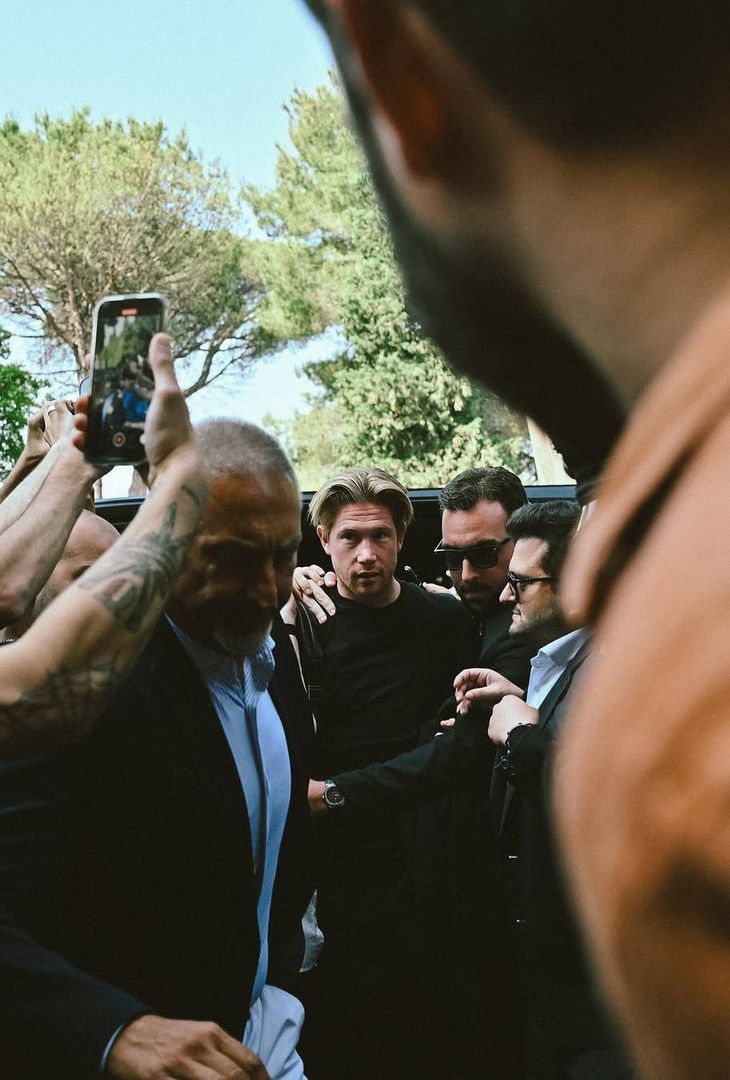 La gioia di De Bruyne sui social: “Napoli, sono qui!” – LA FOTOGALLERY - immagine 5