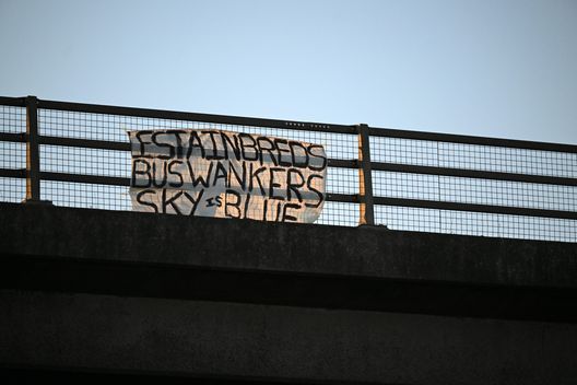 West Midlands derby, povera autostrada…vandalismi e striscioni rimossi…- immagine 2