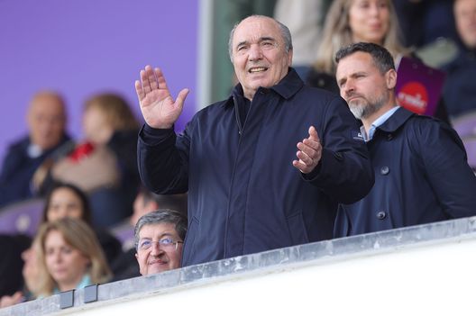 FLORENCE, ITALY - MAY 14: Rocco Commisso president of ACF Fiorentina gestures during the Serie A match between ACF Fiorentina and Udinese Calcio at Stadio Artemio Franchi on May 14, 2023 in Florence, Italy. (Photo by Gabriele Maltinti/Getty Images) Ecco quando arriva Rocco Commisso: l’agenda del Presidente della Fiorentina- immagine 2