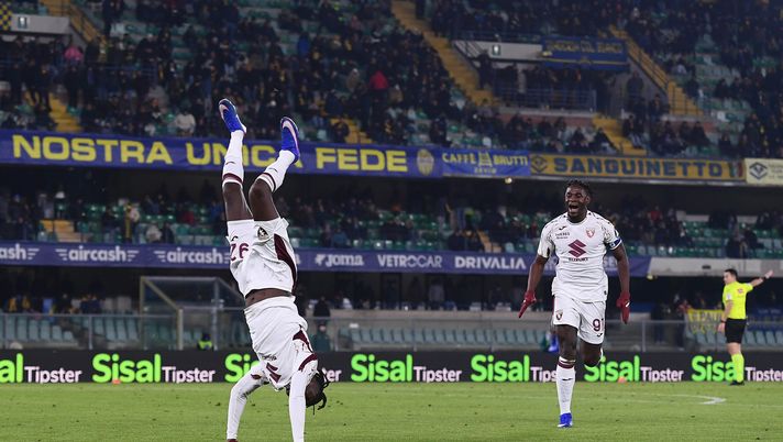 VERONA, ITALY - JANUARY 04: Alieu Eybi Njie of Torino celebrates scoring his team's third goal during the Serie A match between Hellas Verona FC and Torino FC at Stadio Marcantonio Bentegodi on January 04, 2026 in Verona, Italy. (Photo by Alessandro Sabattini/Getty Images) Verona-Torino 0-3, Njie: “Mi focalizzo sul mio percorso. Esultanza? Adrenalina”- immagine 2