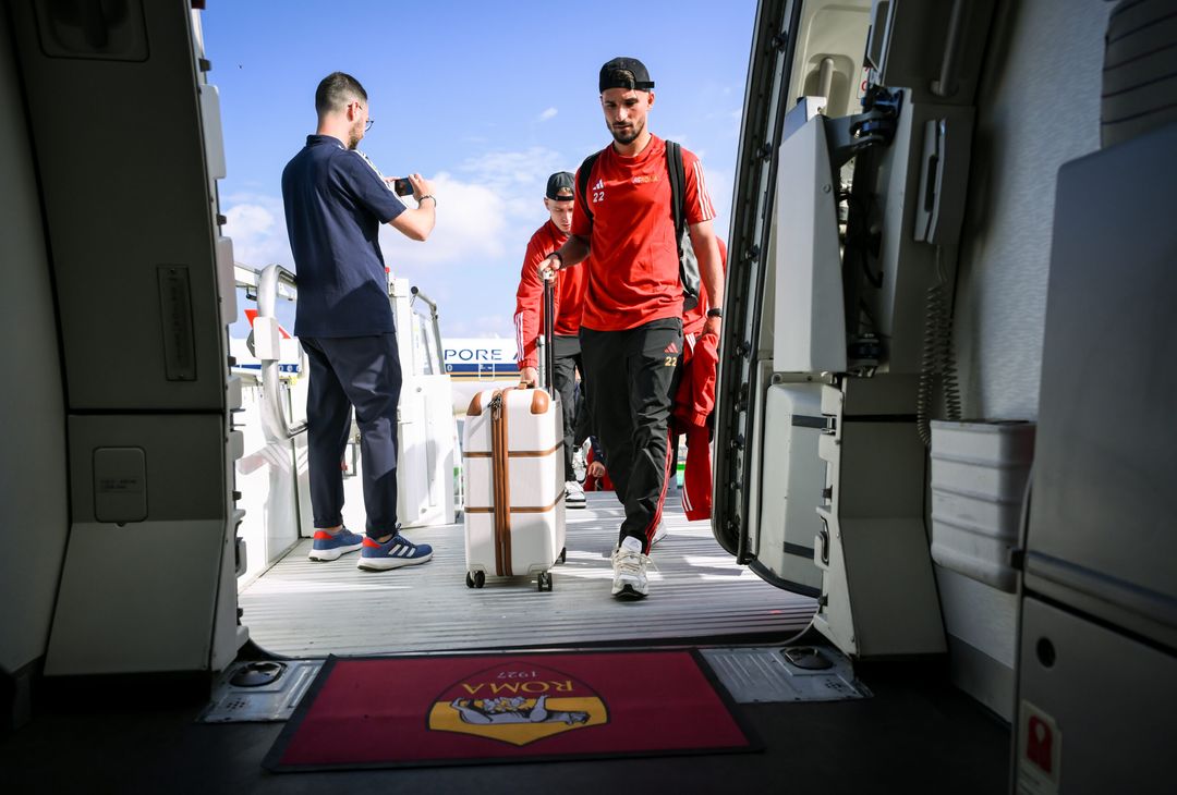 Roma, la partenza per l’amichevole in Australia con il Milan – FOTO GALLERY - immagine 12