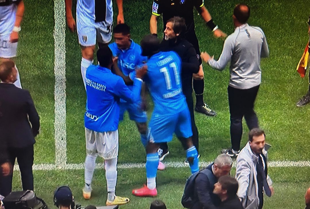 GALLERY Rissa furibonda tra Parma e Napoli a poco dalla fine: Conte espulso! - immagine 4