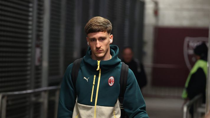 TURIN, ITALY - DECEMBER 08: Alexis Saelemaekers of AC Milan arrives before the Serie A match between Torino FC and AC Milan at Stadio Olimpico di Torino on December 08, 2025 in Turin, Italy. (Photo by Claudio Villa/AC Milan via Getty Images) saelemaekers-torino-milan