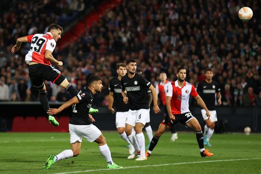 Santiago Gimenez sta tornando, 24 anni e un futuro ancora da scrivere- immagine 2