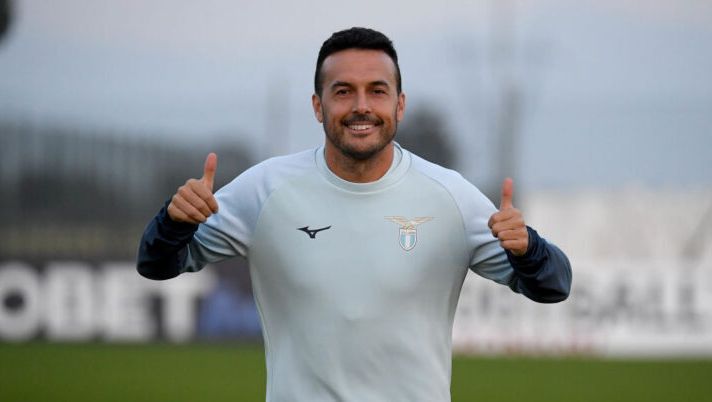 ROME, ITALY - NOVEMBER 06: Pedro Rodriguez of SS Lazio during the UEFA Europa League 2024/25 League Phase MD4 training and press conference at on November 06, 2024 in Rome, Italy. (Photo by Marco Rosi - SS Lazio/Getty Images) UFFICIALE – Lazio, Pedro rinnova per un’altra stagione: il comunicato del club - immagine 1