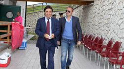 Un mercato di ritardi e mezze figure