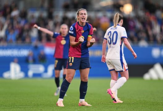 Alexia Putellas del Barcellona festeggia a fine partita dopo la vittoria della sua squadra durante l'andata delle semifinali di UEFA Champions League femminile tra Barcellona e Chelsea FC Women allo stadio Johan Cruyff, il 20 aprile 2025 a Barcellona, Spagna. (Foto di David Ramos/Getty Images) Il “doppio Triplete nazionale” del Barcellona: le squadre maschile e femminile fanno la storia!- immagine 4