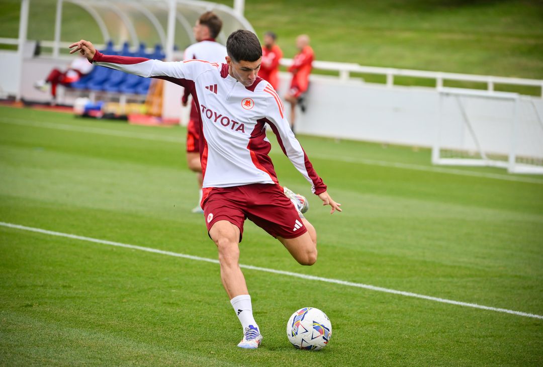 Roma, secondo giorno di allenamento in Inghilterra – FOTO GALLERY - immagine 11