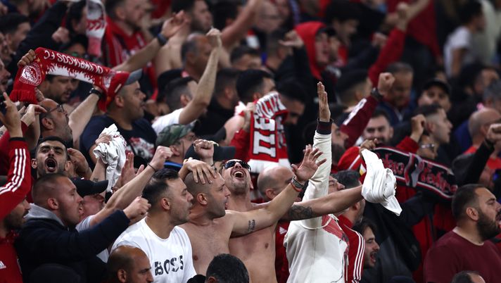 Striscione dei tifosi dell’Olympiacos: “Liberate i nostri fratelli”. Il motivo - immagine 1