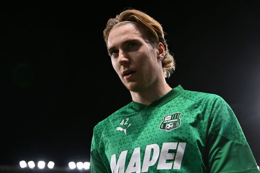 REGGIO NELL'EMILIA, ITALY - DECEMBER 22: Kristian Thorstvedt of US Sassuolo during the Serie A TIM match between US Sassuolo and Genoa CFC at Mapei Stadium - Citta' del Tricolore on December 22, 2023 in Reggio nell'Emilia, Italy. (Photo by Alessandro Sabattini/Getty Images) Vranckx, Brescianini e Thorstvedt: le tre piste per il centrocampo viola- immagine 2