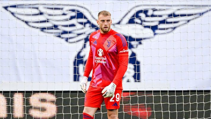 ROME, ITALY - MAY 10: Michele Di Gregorio of Juventus during the Serie A match between SS Lazio and Juventus at Stadio Olimpico on May 10, 2025 in Rome, Italy. (Photo by Daniele Badolato - Juventus FC/Juventus FC via Getty Images) La divisione in fasce per i portieri: chi schierare e chi no per la 37a giornata al fantacalcio- immagine 1