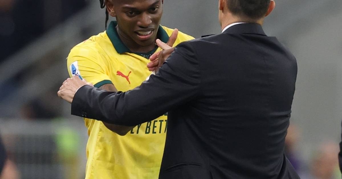 Milan Lazio termina 1 0, rossoneri in vetta grazie al suo “nuovo” bomber: Allegri ha trasformato Leao Milan Lazio termina 1 0, rossoneri in vetta grazie al suo “nuovo” bomber: Allegri ha trasformato Leao