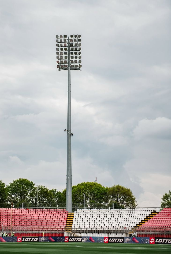 Il Napoli ha pubblicato delle immagini dell’U-Power Stadium ad un’ora dal fischio di inizio della sfida contro il Monza, fondamentale per le ambizioni scudetto degli azzurri.