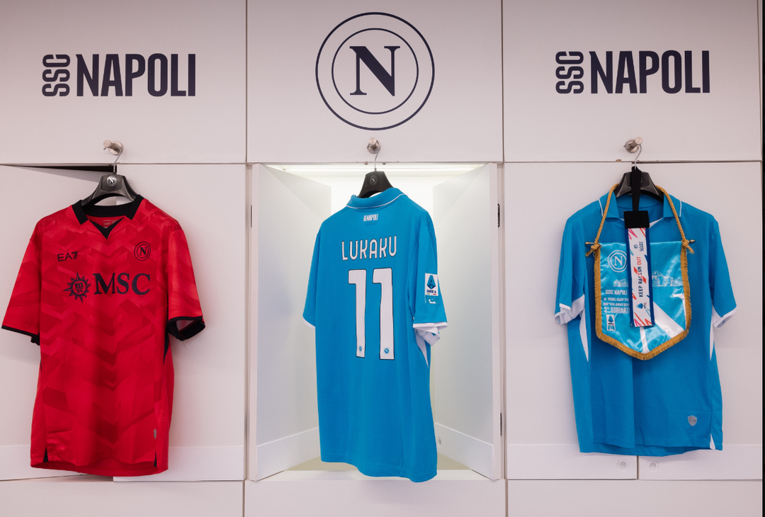 GALLERY La maglia di Lukaku debutta nello spogliatoio del Maradona - immagine 5
