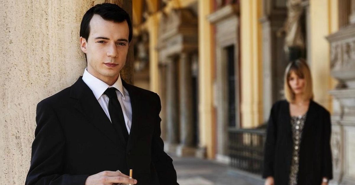 Arriva Hanno ucciso l’uomo ragno in chiaro: quando e dove vedere in tv la serie sugli 883 Arriva Hanno ucciso l’uomo ragno in chiaro: quando e dove vedere in tv la serie sugli 883