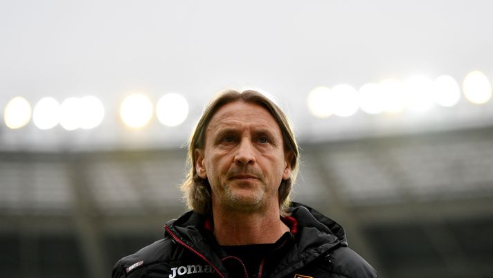 TURIN, ITALY - APRIL 26: Davide Nicola, Head Coach of Torino FC looks on prior to the Serie A match between Torino FC and SSC Napoli at Stadio Olimpico di Torino on April 26, 2021 in Turin, Italy. Sporting stadiums around Italy remain under strict restrictions due to the Coronavirus Pandemic as Government social distancing laws prohibit fans inside venues resulting in games being played behind closed doors. (Photo by Valerio Pennicino/Getty Images) Torino, chi gioca contro il Parma? Baselli e Lukic favoriti a centrocampo- immagine 2