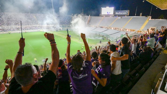 GERMOGLI PH: 7 GIUGNO 2023 FIRENZE STADIO ARTEMIO FRANCHI TIFOSI ALLO STADIO PER VEDERE LA PARTITA FINALE DI CONFERENCE LEAGUE FIORENTINA VS WEST HAM A PRAGA Franchi, il retroscena del bando: i nomi delle aziende che si sono ritirate - immagine 1