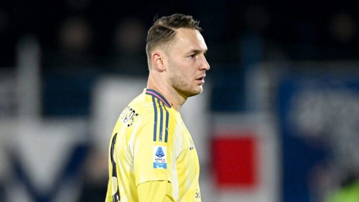 COMO, ITALY - FEBRUARY 7: Teun Koopmeiners of Juventus during the Serie A match between Como and Juventus at Stadio G. Sinigaglia on February 7, 2025 in Como, Italy. (Photo by Daniele Badolato - Juventus FC/Juventus FC via Getty Images) Tuttosport: “Cosa filtra sui recuperi di Koopmeiners e McKennie, il piano della Juve” - immagine 1