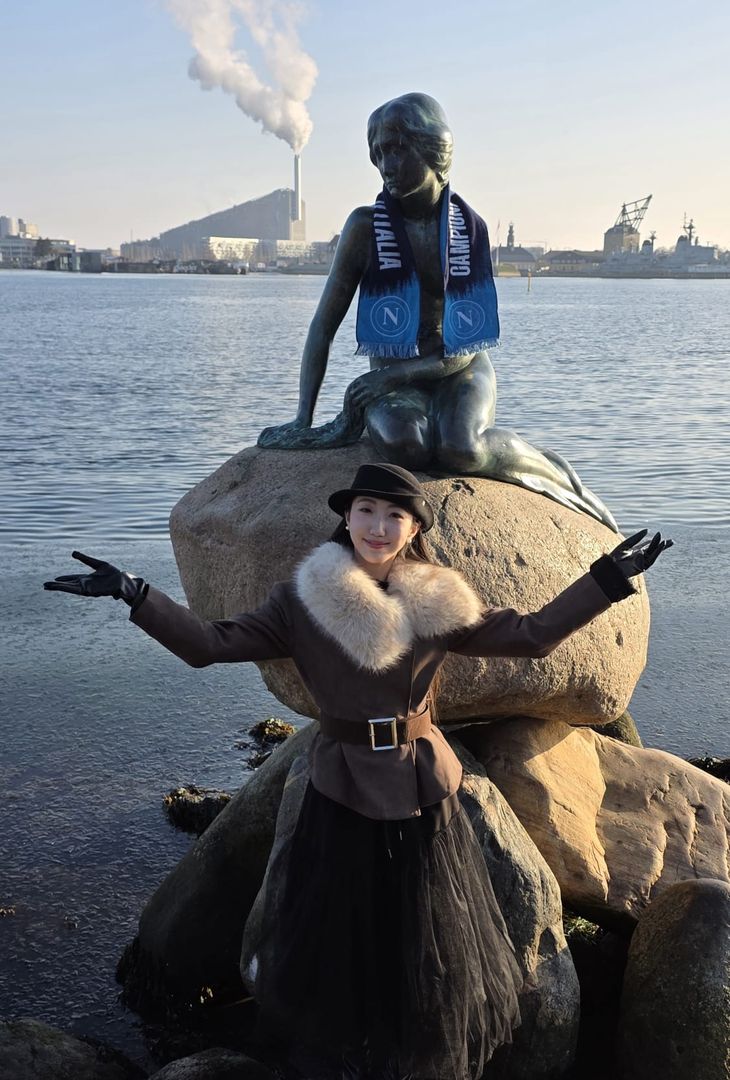 Napoli “conquista” Copenaghen: sciarpa azzurra attorno alla Sirenetta – GALLERY - immagine 4