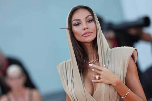 Madalina Ghenea, oggi l’udienza contro la sua stalker: “Mi sconvolge il fatto che sia una donna” Madalina Ghenea, oggi l’udienza contro la sua stalker: “Mi sconvolge il fatto che sia una donna” - immagine 1
