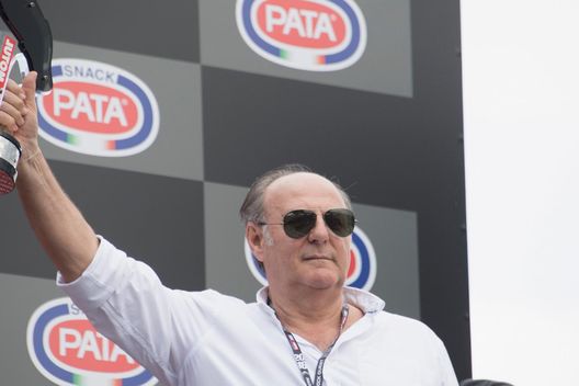 Scotti: “A Mediaset libero, Amadeus ha fatto bene. Solo Pippo Baudo può dire di…”- immagine 3