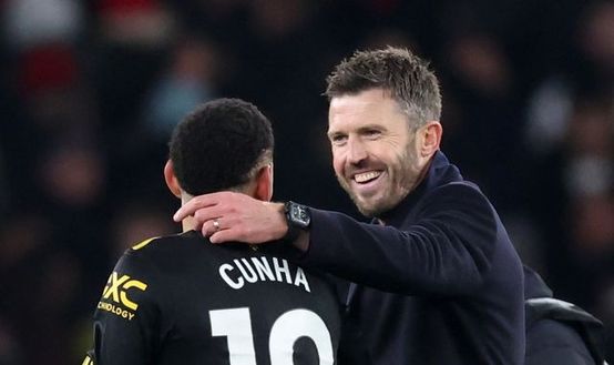 United, ex compagni critici verso Carrick, interviene Evra: “Parlano, poi vengono subito esonerati”- immagine 2