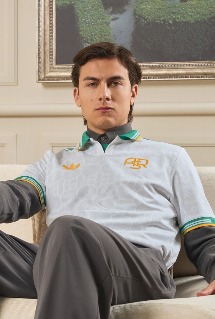 Roma, in vendita la terza maglia con l’acronimo ASR – FOTO GALLERY - immagine 5