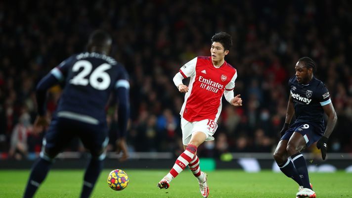 Appena 6 minuti giocati in stagione: l’ex Bologna Tomiyasu rescinde con l’Arsenal - immagine 1