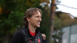 Milan, Jashari su Modric: “Giocare con lui è incredibile. Ha una mentalità vincente”