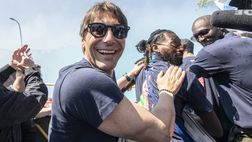 Conte presenta il suo libro “Dare tutto, chiedere tutto” con una vista mozzafiato