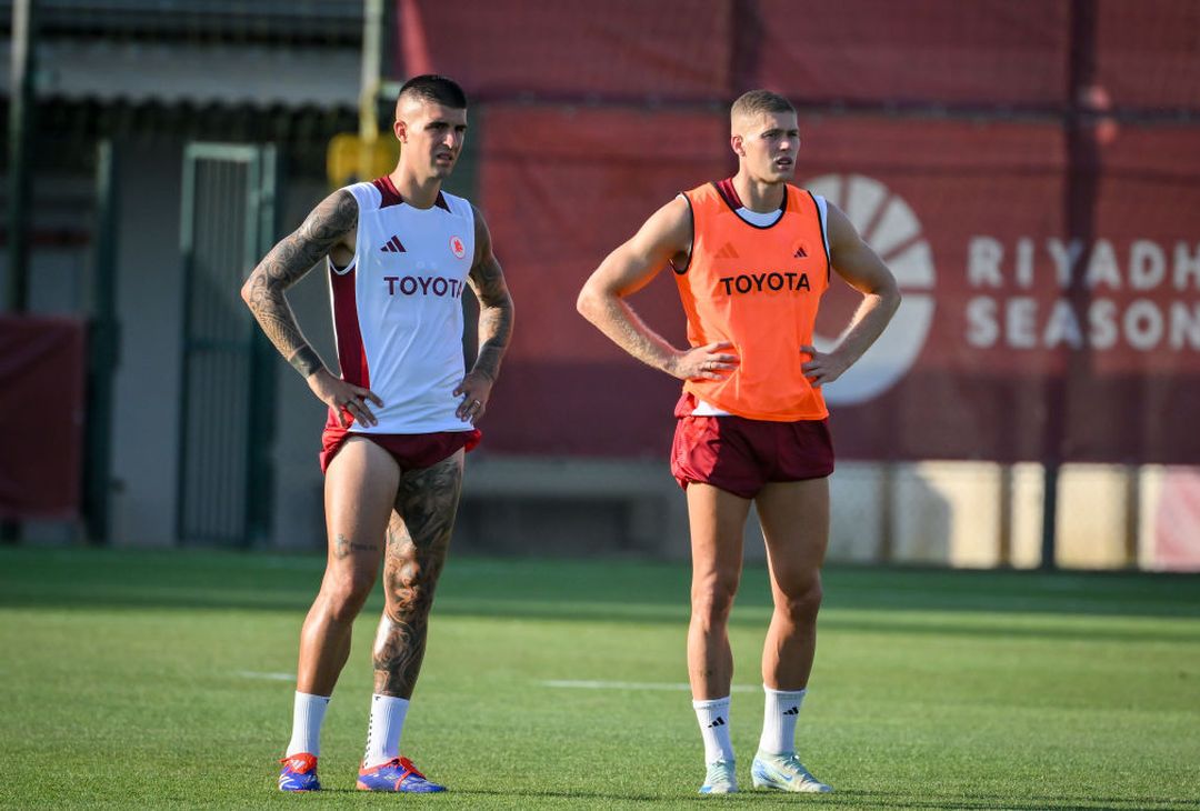 Trigoria, Dovbyk nel primo allenamento con i nuovi compagni – FOTO GALLERY - immagine 6